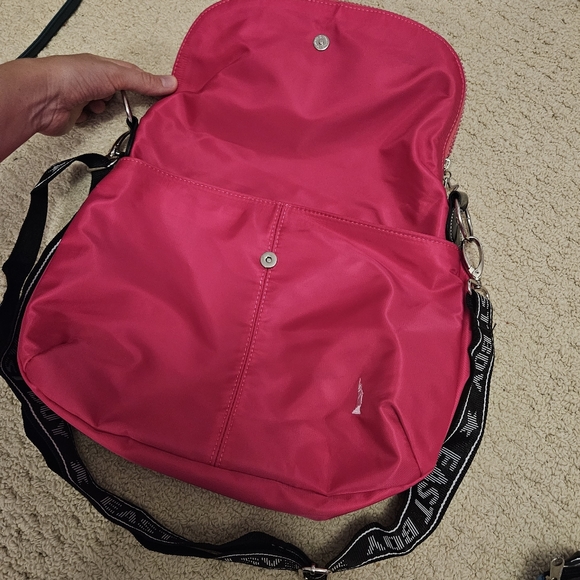 EAST BOY Hot pink crossbody bag - popular Japanese brand - Picture 3 of 9
